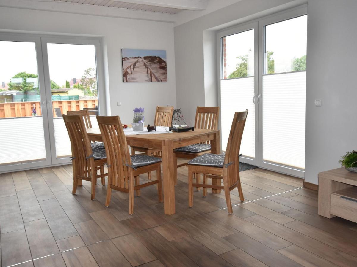 Cozy Holiday Home In Gross Schwansee With Sauna Esterno foto